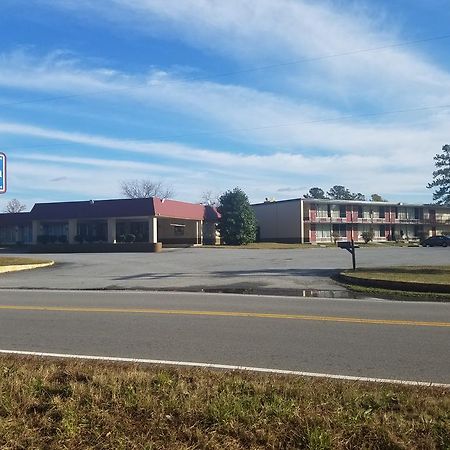 American Inn Skippers/Emporia Area Exterior photo
