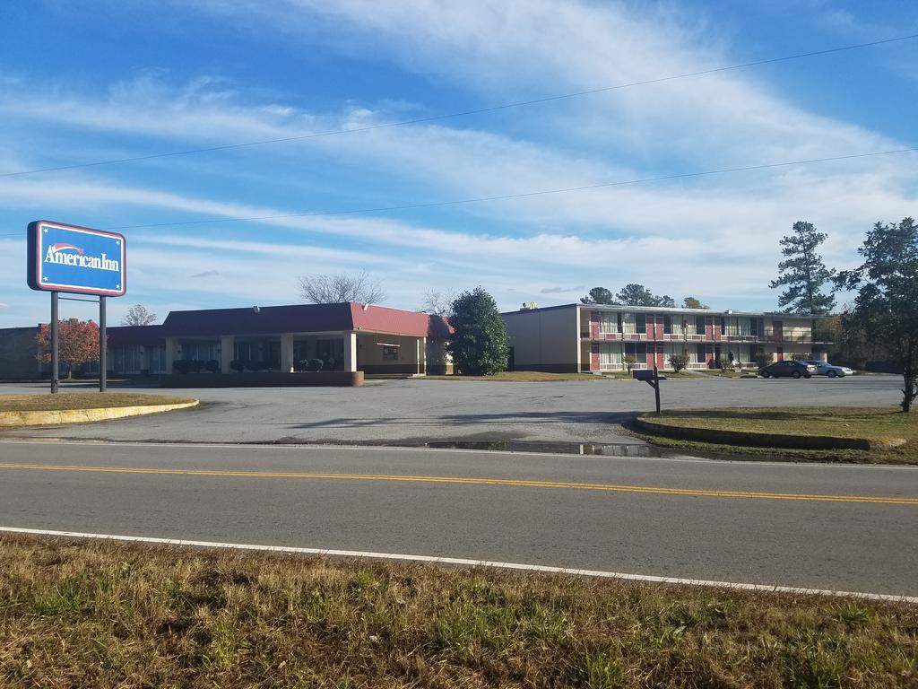 American Inn Skippers/Emporia Area Exterior photo